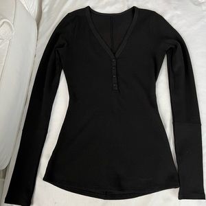 Lulu lemon Henley never worn size 0